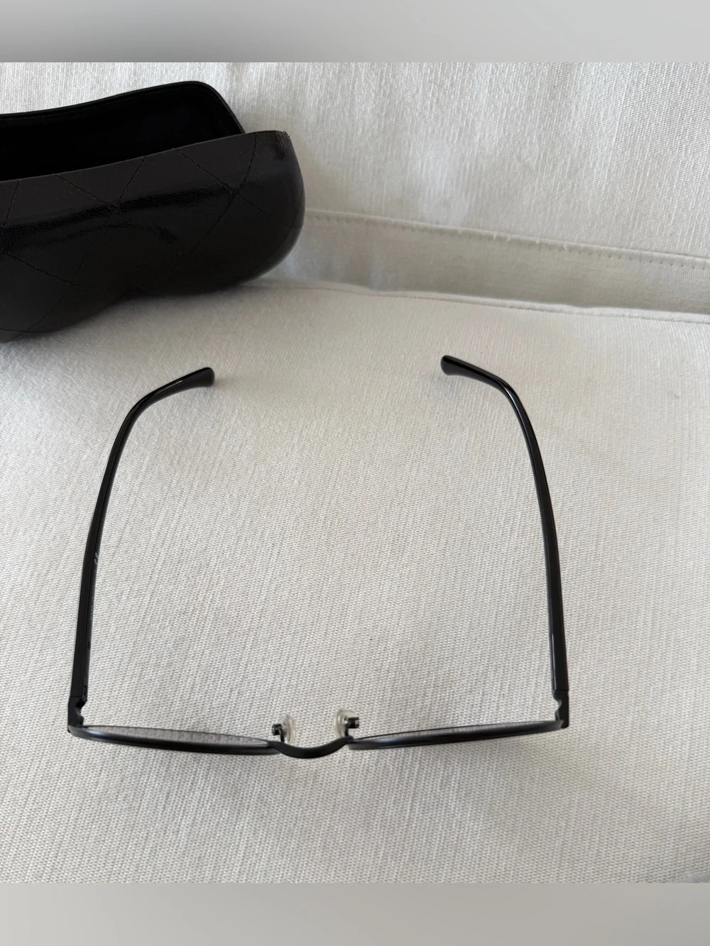 CHANEL 4226 c.101/S6 Round Black Sunglasses 50-26-140 + Case & Pouch